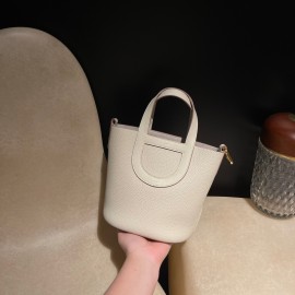 【新作】豚鼻モチーフ バスケットバッグ In the loop｜10 クレイ 乳白色 × 金メッキ 大人の可愛らしいバッグ