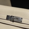 ケリー アド ダ ブルショルダーバッグ【エルメス】Kelly Ado ダブルショルダーバッグ クレマンス革 I2 ナタ シルバークランプ 可愛らしい学園風 若々しいデザイン