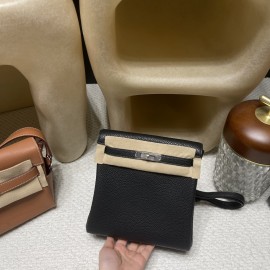 ケリー アド ダ ブルショルダーバッグ【新入荷】エルメス ケリー アド ダブルショルダーバッグ クレマンス革 89 ブラック シルバークランプ 学園風 若々しい