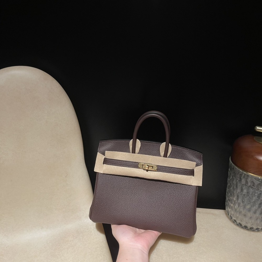 【全新入荷】エルメス バーキン 25 トゴ革 47 ショコラ色 ×37 ゴールド 内装｜濃厚なチョコレートブラウンとゴールドの温かみ 秋冬の定番バッグ 