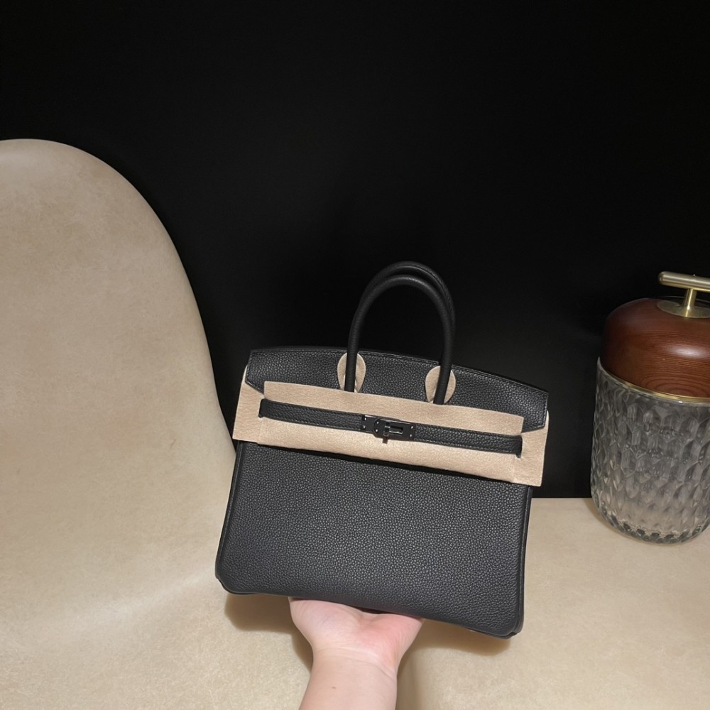 【バーキン 25 トゴ革】89 ソーブラック（So Black）／89 ブラック（Noir）ブラック金具｜超カッコいい全黒スタイルの究極バッグ 