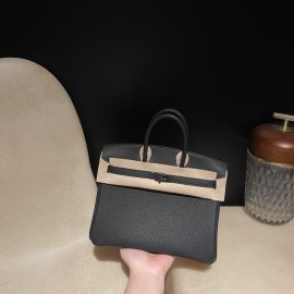【バーキン 25 トゴ革】89 ソーブラック（So Black）／89 ブラック（Noir）ブラック金具｜超カッコいい全黒スタイルの究極バッグ 