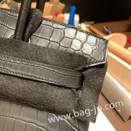 エルメスバーキン 30センチCrocodileso blackBlack Hardwarebirkin30-007 全手縫い