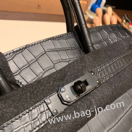 エルメスバーキン 30センチCrocodileso blackBlack Hardwarebirkin30-007 全手縫い