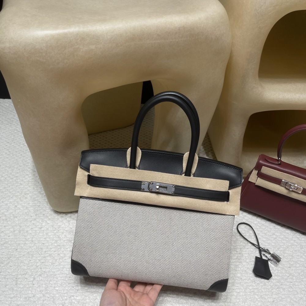 30cm バーキン ファブリック＆スウィフトレザー 89 ノワール（銀金具）*ファブリック素材が*若々しい雰囲気*を演出し、オールレザーより*軽量*なのが特長です。