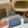 エルメス バーキン25 トリアノンキャンバス＆レザー ブルージーン（シルバー金具）この限定モデルは、エルメスコレクションの中でも特に稀少な一品。 クラシックながらスタイリッシュなデザインが際立ち、 デニムとレザーの組み合わせが醸し出す*レトロモダンな雰囲気**が特徴です。