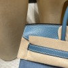 エルメス バーキン25 トリアノンキャンバス＆レザー ブルージーン（シルバー金具）この限定モデルは、エルメスコレクションの中でも特に稀少な一品。 クラシックながらスタイリッシュなデザインが際立ち、 デニムとレザーの組み合わせが醸し出す*レトロモダンな雰囲気**が特徴です。