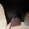 【Mini bolide】シェブルミゾル Chevre 0G / ルージュセリエ ×4B ビスキュイ コンパクト大容量 レッド × ベージュ エレガントで可愛らしいボウリングバッグ   