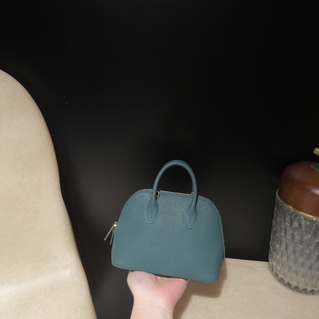 【Mini bolide】シェブルミゾル Chevre U4 / ヴェールヴェルティゴ コンパクトサイズ × 大容量 エレガントなモダングリーン ボウリングバッグ   