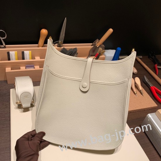 エルメスエヴリントロワPM  Evelyn 29cm トリヨンクレマンス Clemence パールグレー 80 /Pearl Grey ゴールド金具 Evelyn29-005 全手縫い