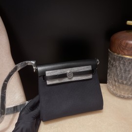 89/Black (Noir) ブラック エルメス ショルダーバッグ エールバッグジップ ミニ ブラック/シルバー金具 トワルミリタリー/ヴァッシュハンター シルバー金具 
