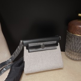 89/Black (Noir) ブラック エルメス ショルダーバッグ エールバッグジップ ミニ ブラック/シルバー金具 トワルミリタリー/ヴァッシュハンター シルバー金具 