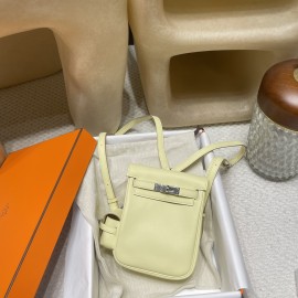  kelly ケリー ダブルショルダーバッグ 【2024 年春夏新色】Kelly jump スイフト swift I8 Jaune Milton ジョーヌミルトン シルバー金具  ダブルショルダーバッグ 