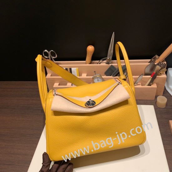 エルメス リンディ26 Clemence トリヨンクレマンス ジョーヌアンブル 9D /Jaune Ambre シルバー金具 lindy26-018 全手縫い