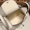 【Hermès Lindy Mini】I2/Nata ナタ シルバー金具 女性向けミニバッグ 容量とデザインのバランス抜群