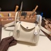 【Hermès Lindy Mini】I2/Nata ナタ シルバー金具 女性向けミニバッグ 容量とデザインのバランス抜群