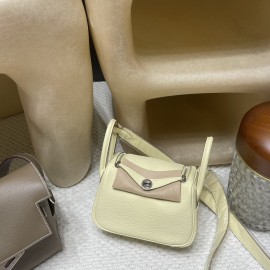 【Mini Lindy】2024 年春夏新色「ジョーヌミルトン」× シルバー金具 軽量＆大容量 小柄から背高い方までオールマイティな可愛らしいバッグ