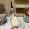 【Mini Lindy】2024 年春夏新色「ジョーヌミルトン」× シルバー金具 軽量＆大容量 小柄から背高い方までオールマイティな可愛らしいバッグ