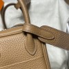 【Mini Lindy】大人の落ち着いた「0M チャイ」× シルバー金具 軽量＆大容量 小柄・背高い方両方にピッタリな万能ハンドバッグ