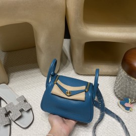 【Mini Lindy】爽やかな「7W ブルーイズミール」× ゴールド金具 軽量＆大容量 小柄から背高い方までオールフィットする可愛らしいバッグ