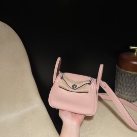 【Mini Lindy Clemence（TC）】柔らかな「3Q ローズサクラ」 可愛らしさと実用性兼備の日常欠かせないミニバッグ
