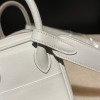 【Lindy Mini】ツートンカラー「M4 グリペール ×0L グリメイヤー」 パールグレーよりも一層クリアなグレー 小さながらもエレガントな可愛らしさ