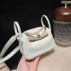 【Hermès Mini Lindy】0S ヴェールフィズ（Vert Fizz） クリスタルグリーンの妖精のような清新感 大人のためのミニバッグ