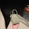 【Mini Lindy】スワイフトレザー Q1 セージ 落ち着いたサルサ色 小サイズで大容量の大人のミニバッグ