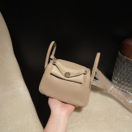 【Mini Lindy Clemence（TC）】トリヨンクレマンス ×81 グリトゥルティエール 柔らかなムーングレー 日常にピッタリな大人のエレガンスミニバッグ