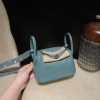 【Mini Lindy Clemence（TC）】柔らかな「7G シエル」× クレマンスレザー 空のようなクリアブルー 日常に風を感じる可愛らしい大容量ミニバッグ
