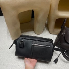 新型メンズバッグ Nouveau on body ボストンバッグ ～特徴的な大ロックデザイン 89 ブラック × 銀金具～
