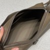 新型メンズバッグ Nouveau on body ボストンバッグ ～特徴的大ロックデザイン 18 エレファントグレー × 銀金具～