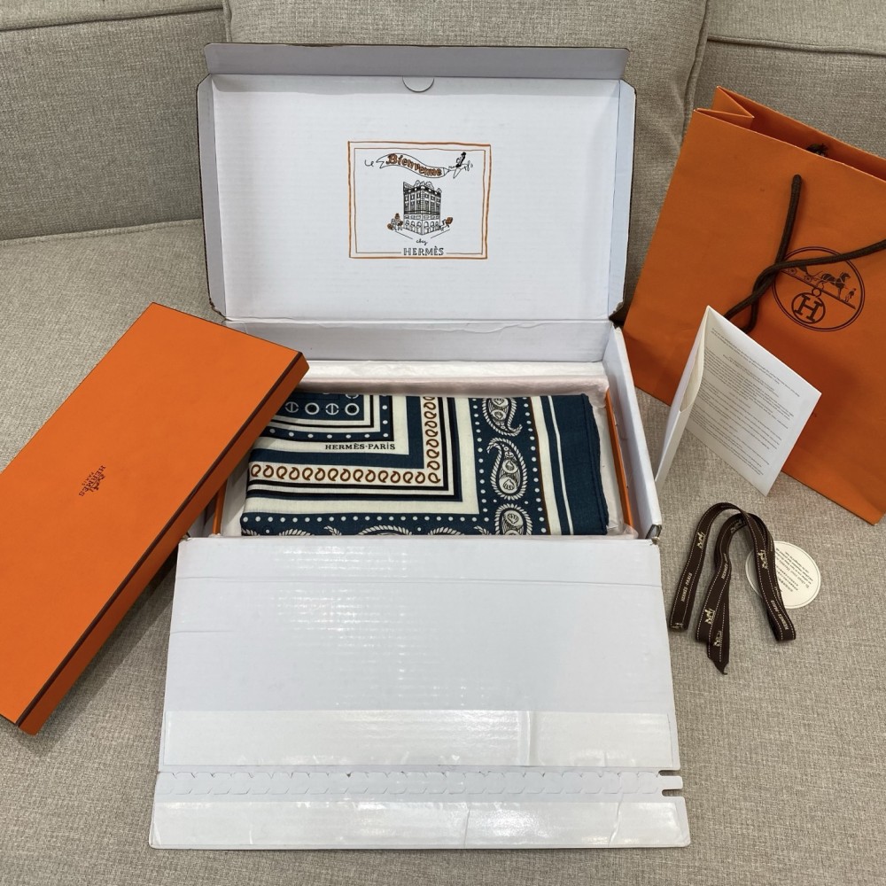Hermes  エルメス セイラータトゥーバンダナ 140 ショール 