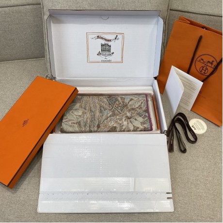 Hermes  エルメス セイラータトゥーバンダナ 141 ショール 
