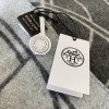 Hermes  エルメス）・新作『馬術インターリーブ カシミヤスカーフ・グレー & ホワイト