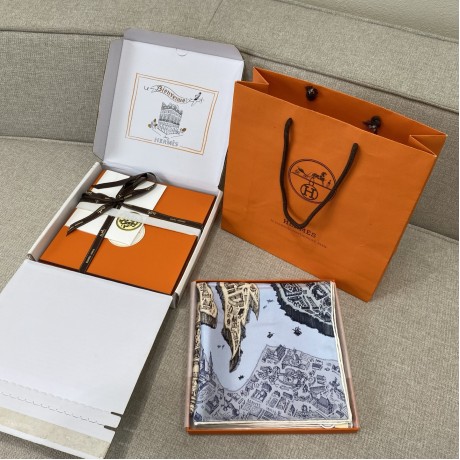 Hermes  エルメス 駿馬の都 シルクスカーフ