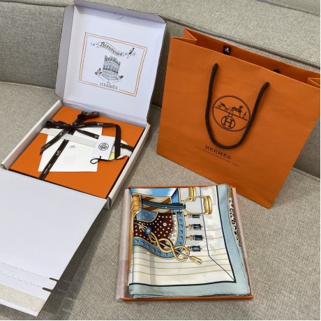Hermes  エルメス 鞍上の世界 90 スカーフ 