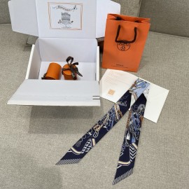Hermes  エルメス 鞍具フラワーブーケ Twilly スモールスカーフ 