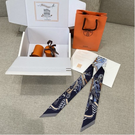 Hermes  エルメス 鞍具フラワーブーケ Twilly スモールスカーフ 