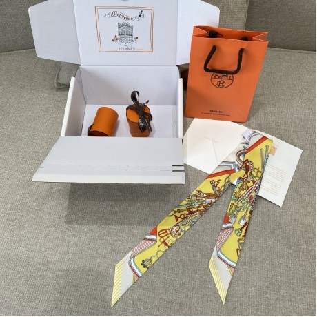 Hermes  エルメス 鞍具フラワーブーケ Twilly スモールスカーフ 