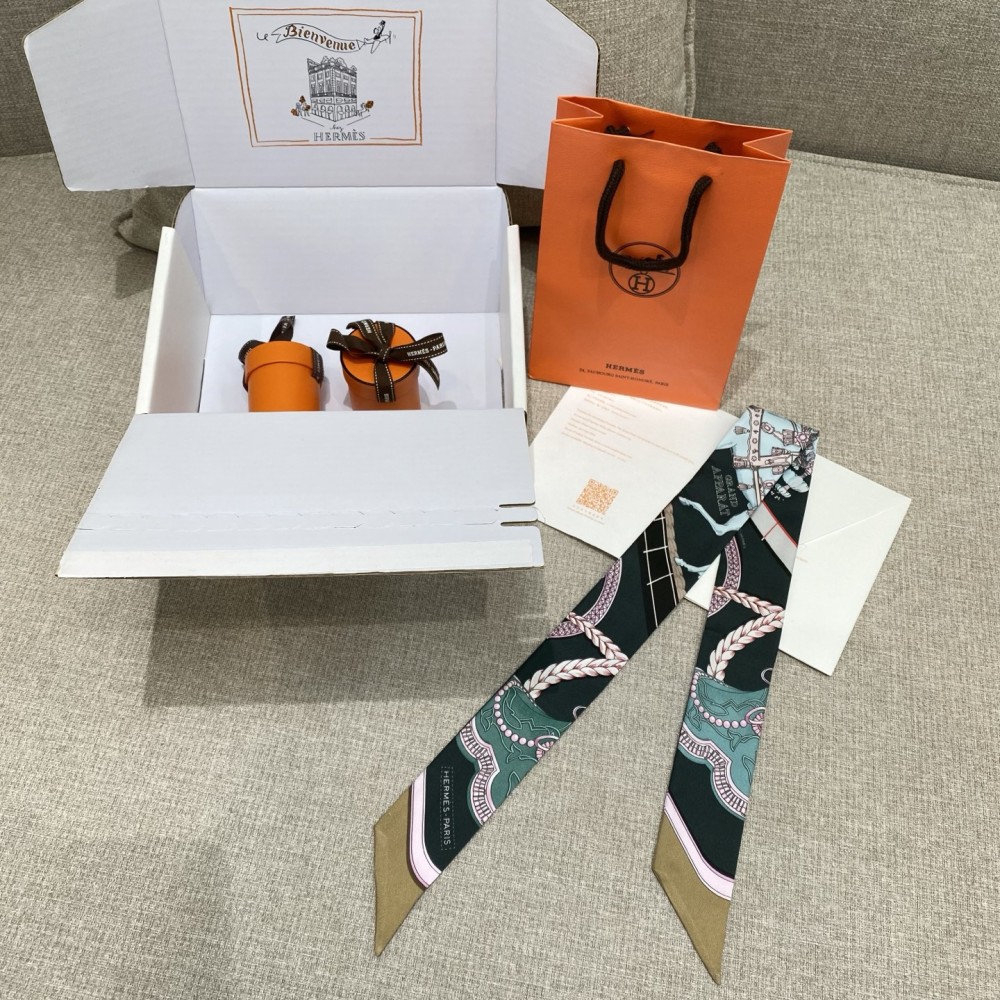 Hermes  エルメス グランドアパラット Twilly スモールスカーフ 
