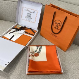 Hermes  エルメス 華やかな手綱フラワーバージョン 90 スカーフ 