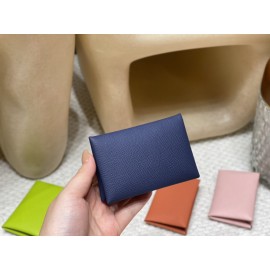 73/Blue Saphir  ブルーサフィール エルメス カルヴィ カードケース Calvi 実用的でコンパクトなデザインのカードケースで、最大 10 枚のカードを収納 ヴォーエプソン