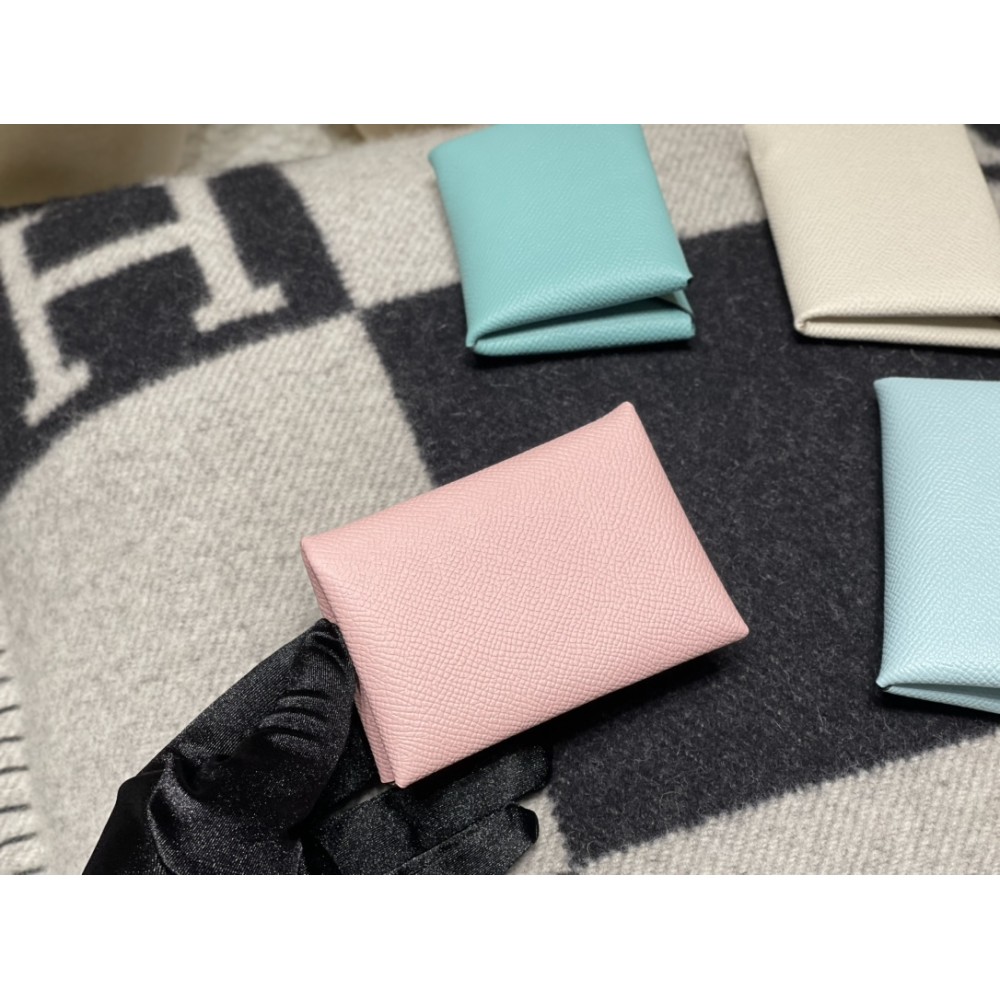 3Q/Rose Sakura   ローズサクラ エルメス カルヴィ カードケース Calvi 実用的でコンパクトなデザインのカードケースで、最大 10 枚のカードを収納 ヴォーエプソン