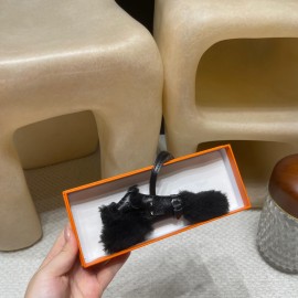 エルメス バッグ チャーム 高品質な素材と精緻な仕上げで、バッグに個性を添えるアクセサリーです。