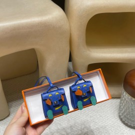 エルメス バッグ チャーム 高品質な素材と精緻な仕上げで、バッグに個性を添えるアクセサリーです。